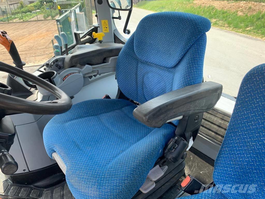 New Holland T 7.210 Traktori
