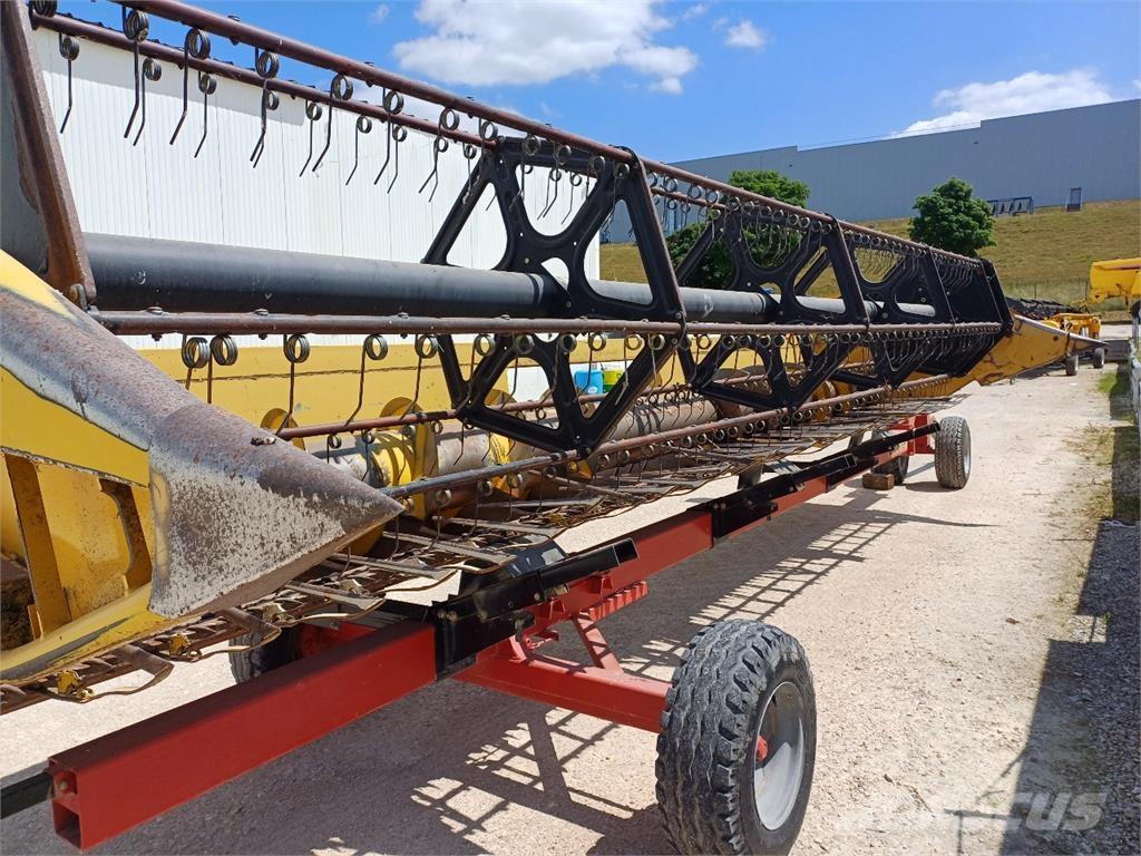 New Holland TX68 Ražas novākšanas kombaini