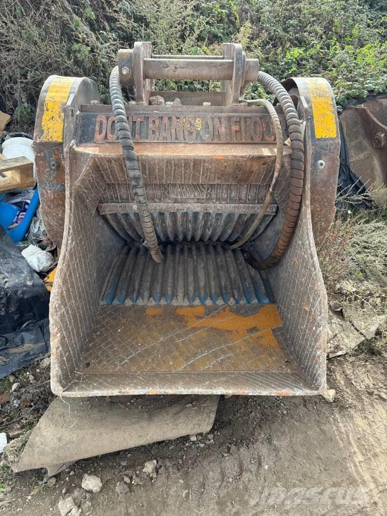 MB Crusher BF 80.3 Drupinātāji