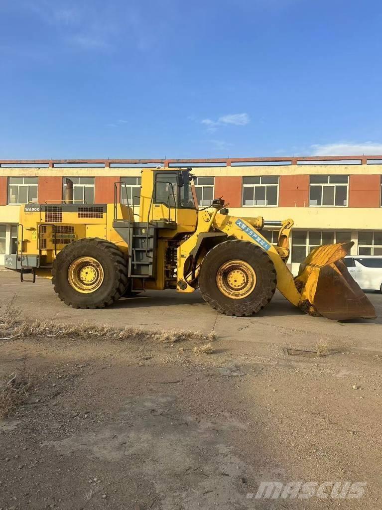Komatsu WA 600-6 Iekrāvēji uz riteņiem