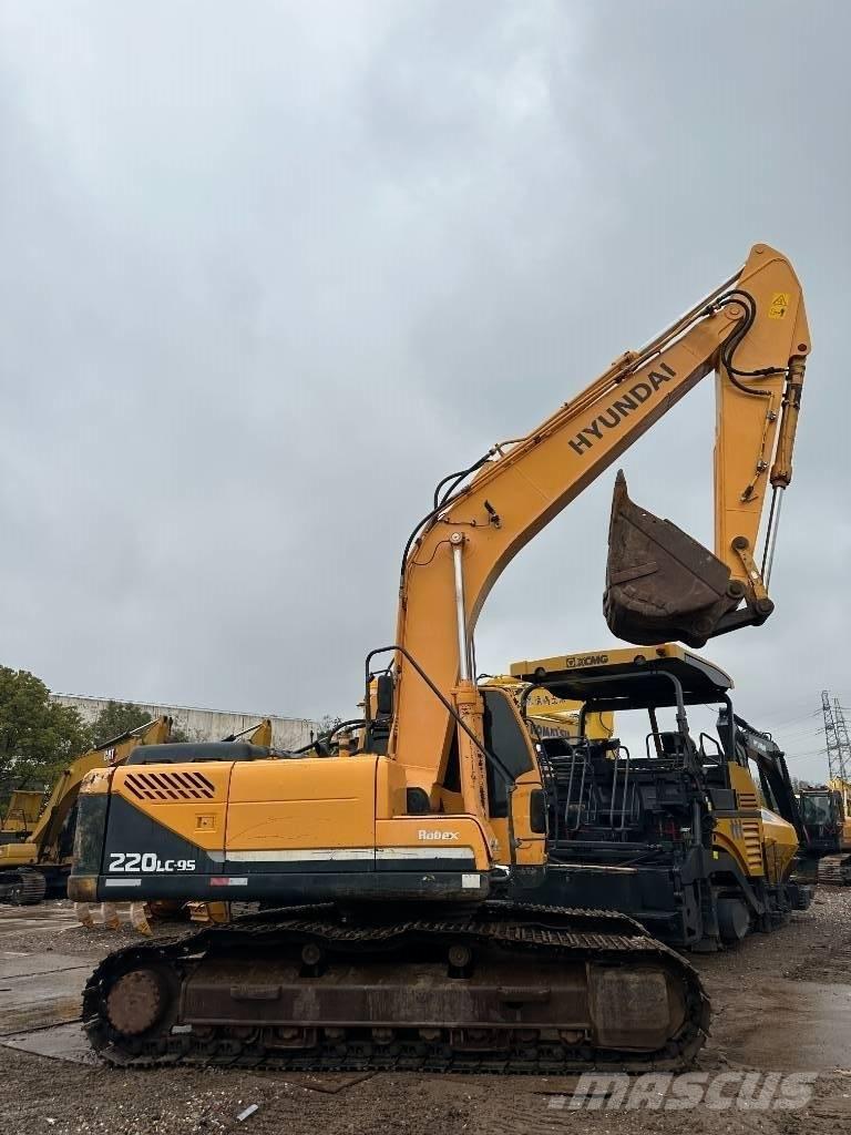 Hyundai 220LC-9S Kāpurķēžu ekskavatori