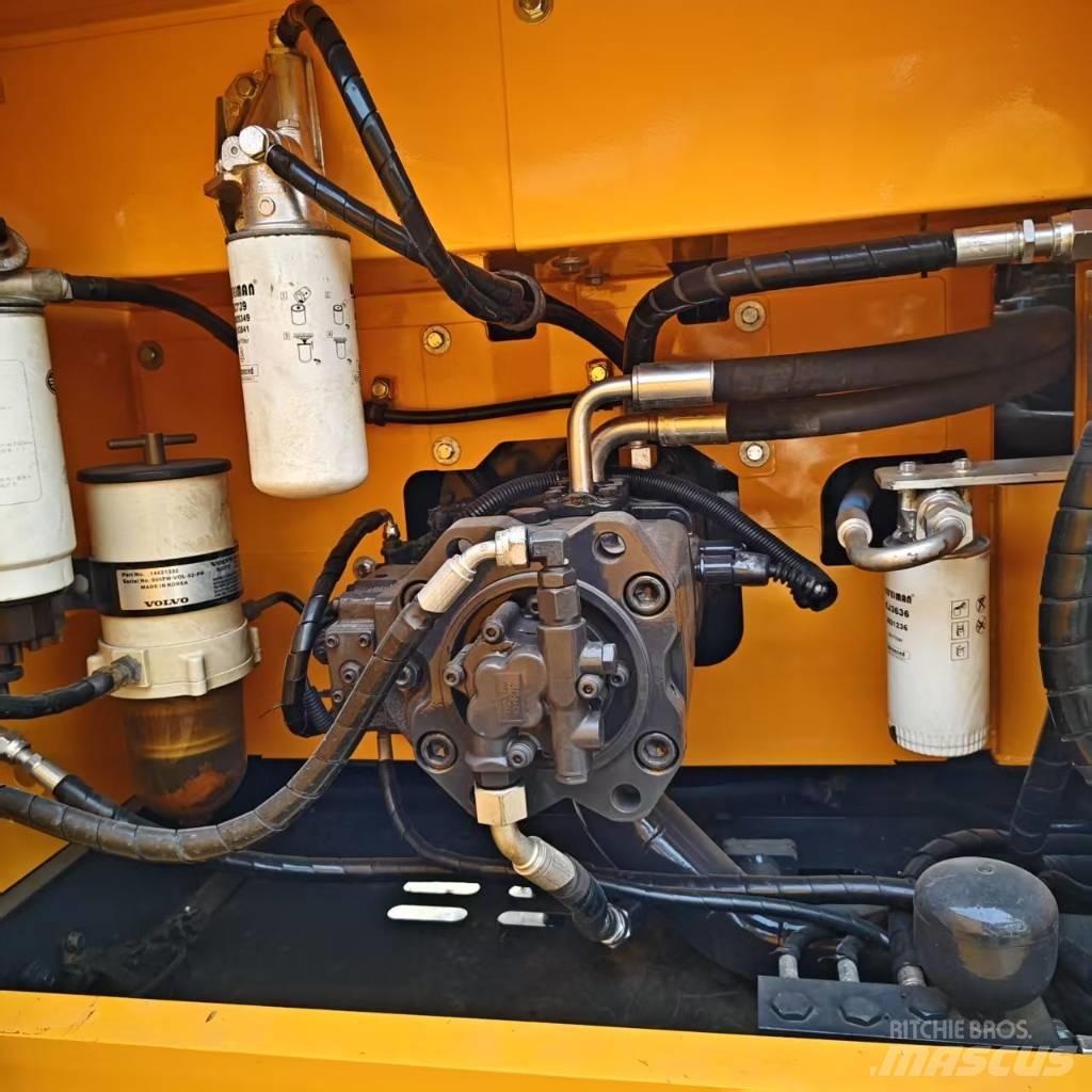 Volvo 250DL Kāpurķēžu ekskavatori