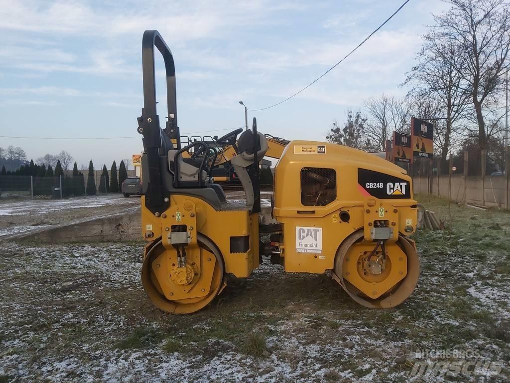 CAT CB 24 B Divvalču grunts veltņi