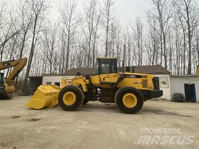 Komatsu WA380-6 Ekskavatori-iekrāvēji