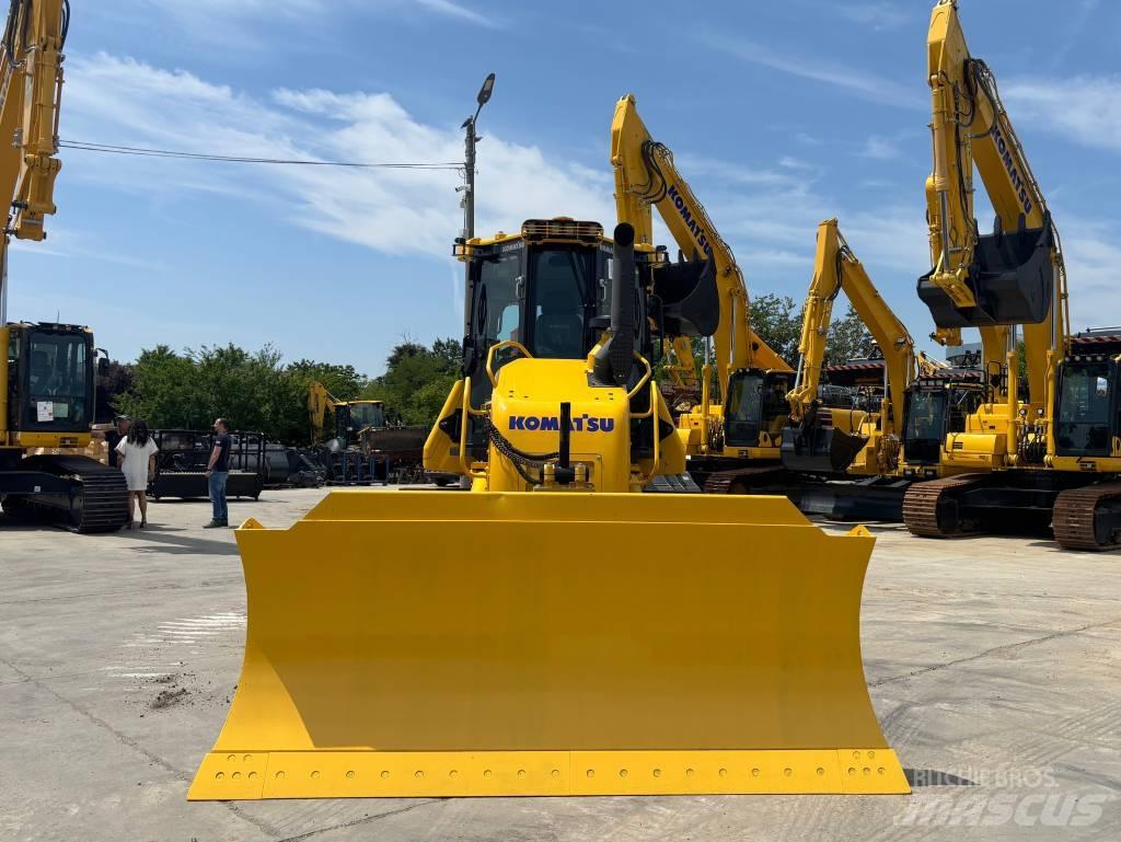 Komatsu D61EX-24E0 Kāpurķēžu buldozeri