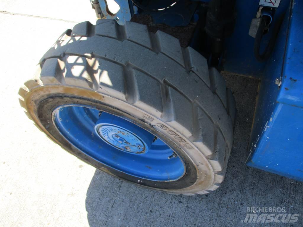 JLG M4069 (599) Šķerveida pacēlāji