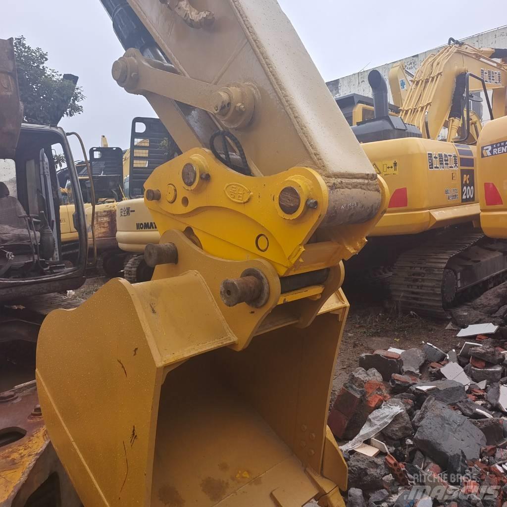 CAT 320 D Kāpurķēžu ekskavatori