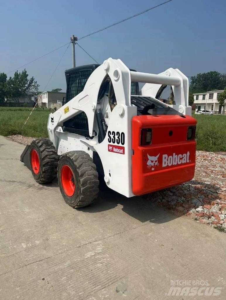 Bobcat S 330 Lietoti riteņu kompaktiekrāvēji