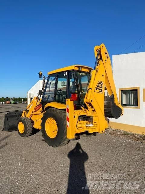 JCB 3 CX Ekskavatori-iekrāvēji