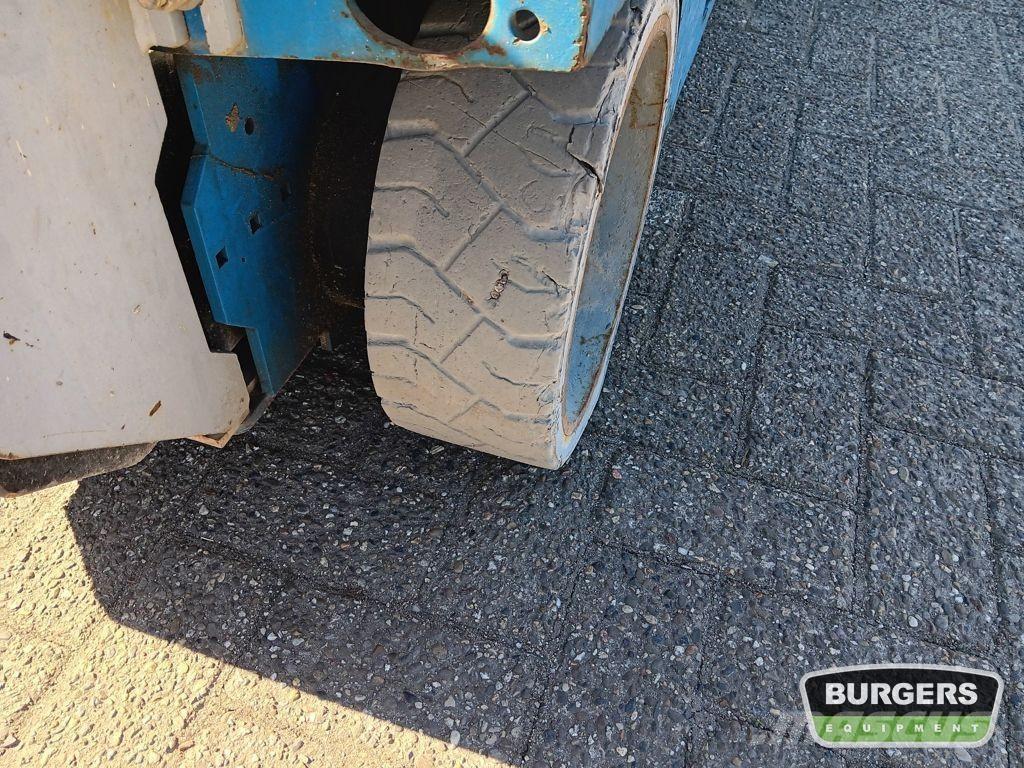 Genie GS2032 Šķerveida pacēlāji