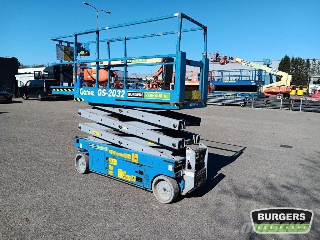 Genie GS2032 Šķerveida pacēlāji