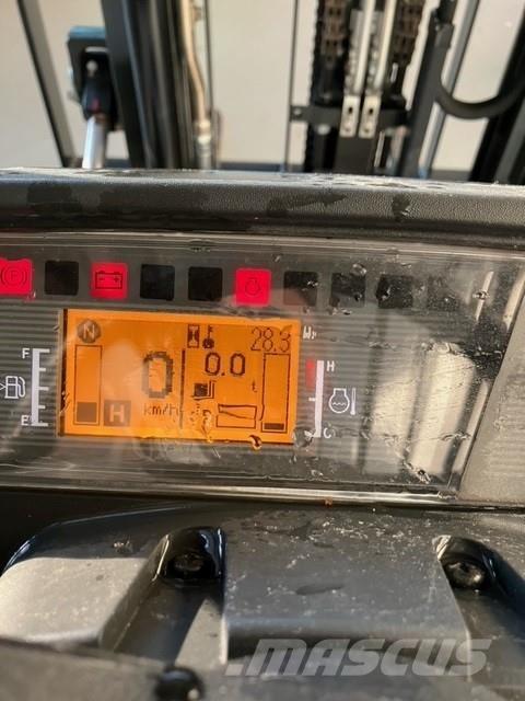 Mitsubishi FD25N3 Tehnika ar dīzeļa dzinēju