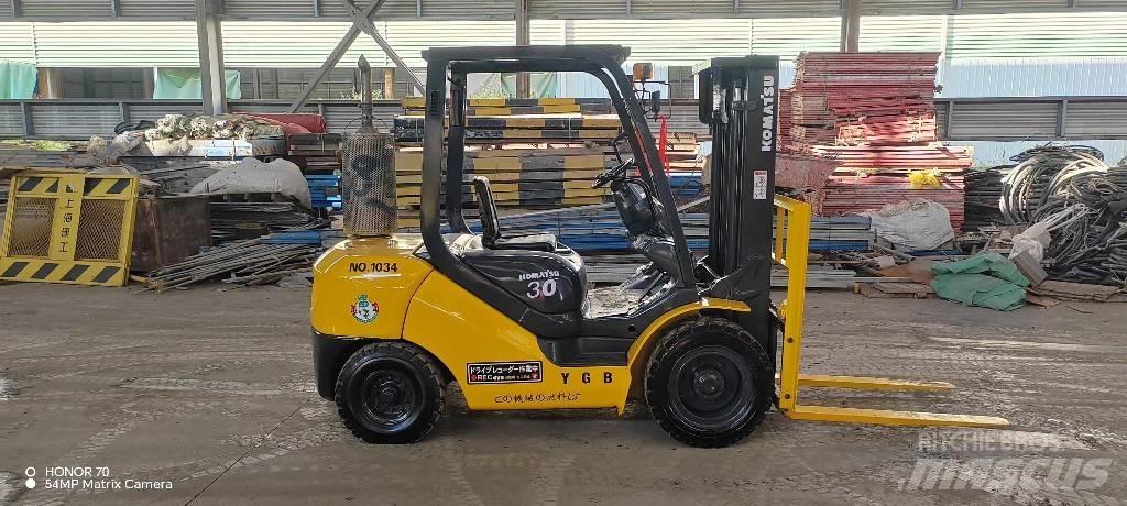 Komatsu FD 30 T-14 Tehnika ar dīzeļa dzinēju