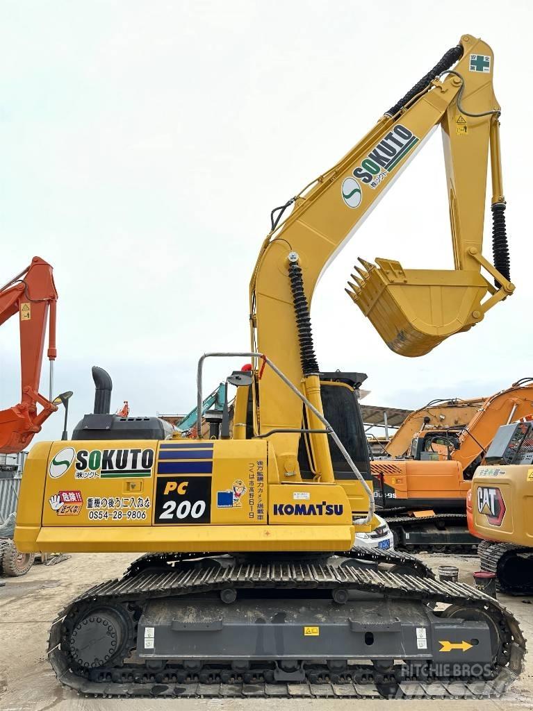 Komatsu PC200-8 Kāpurķēžu ekskavatori