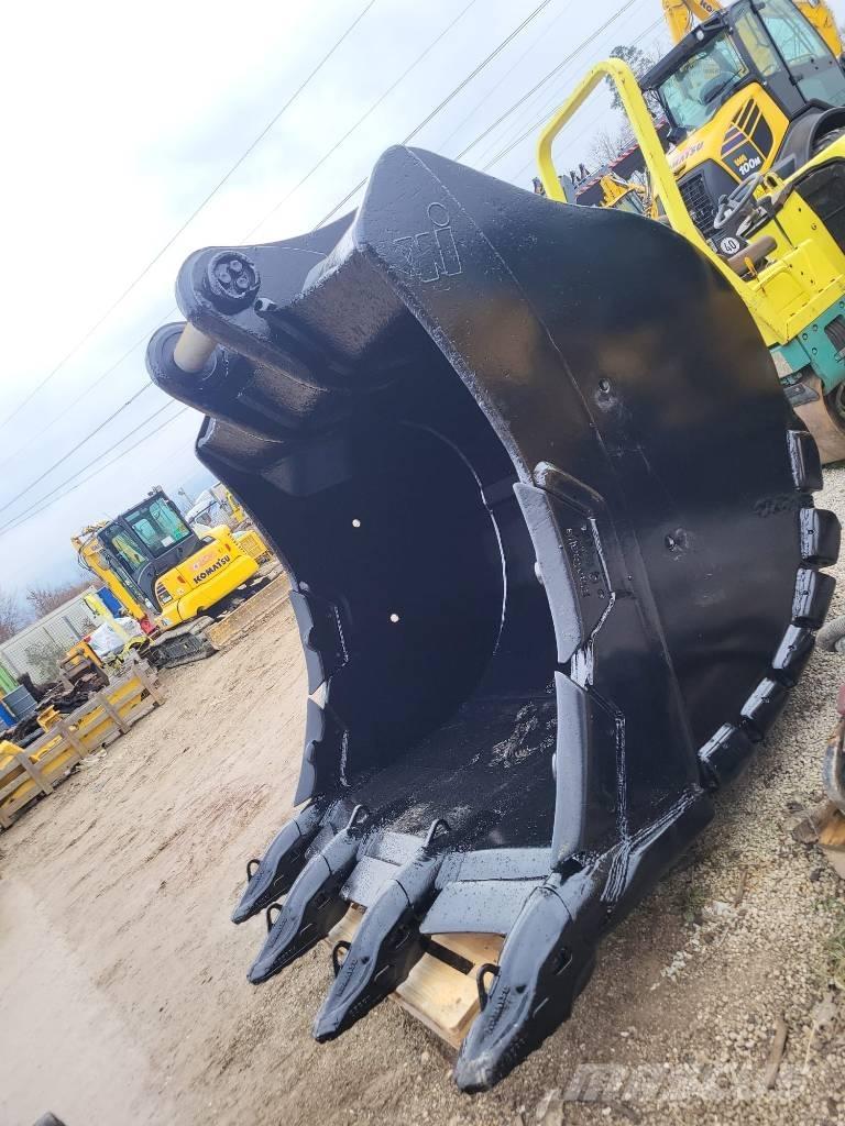 Komatsu Winkelbauer Grāvju arkls