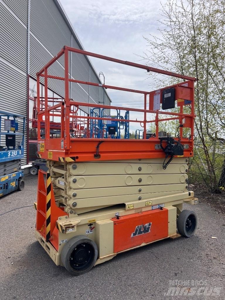 JLG 10 RS Šķerveida pacēlāji