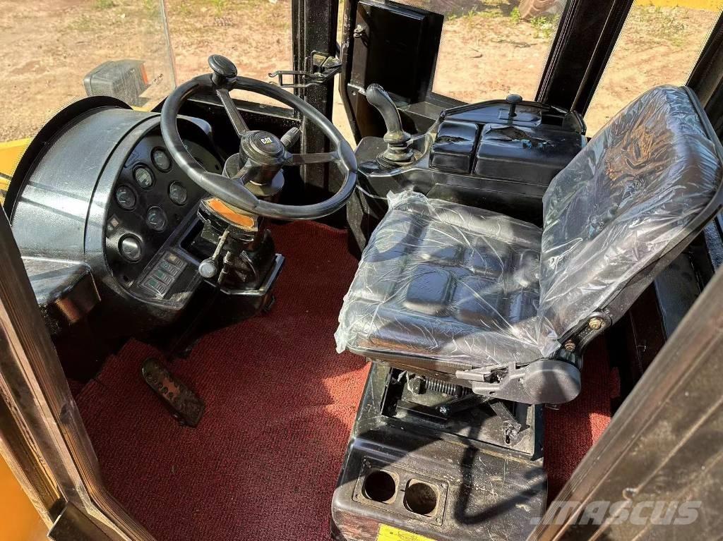 CAT 966H Iekrāvēji uz riteņiem