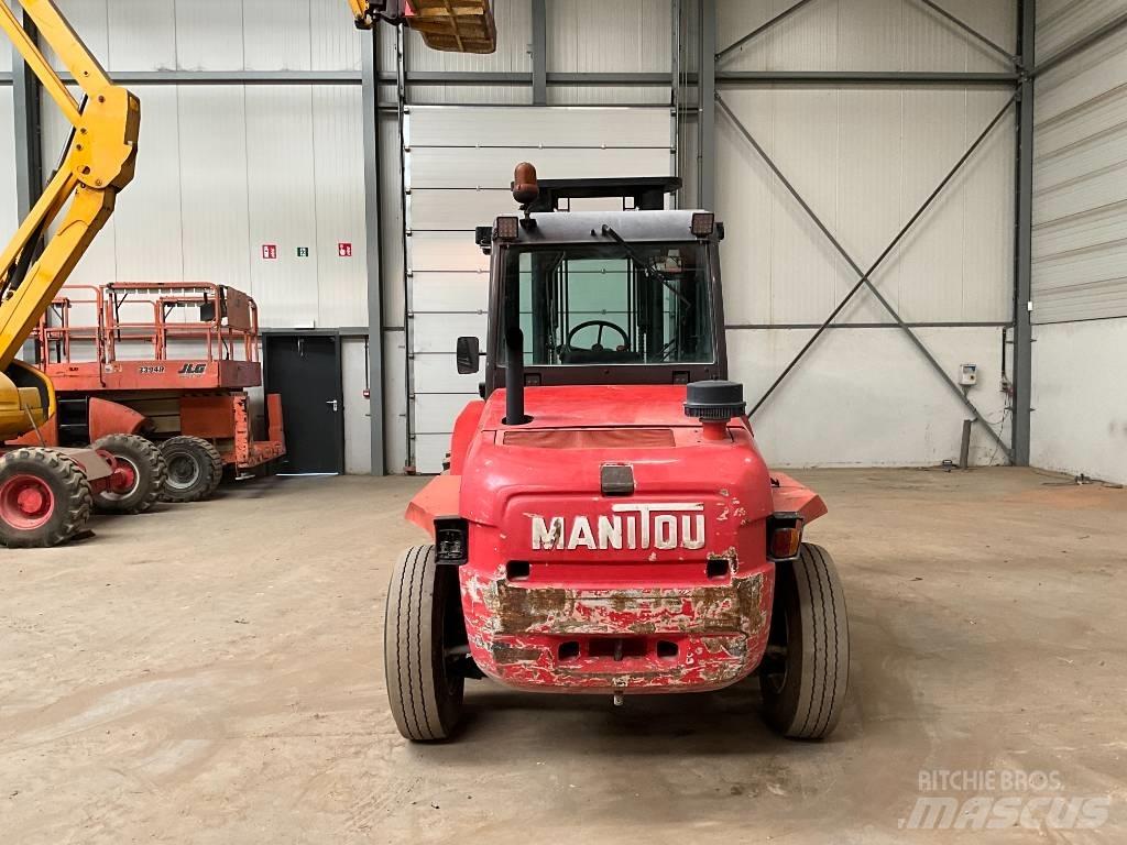 Manitou MC 40 Apvidus autokrāvējs
