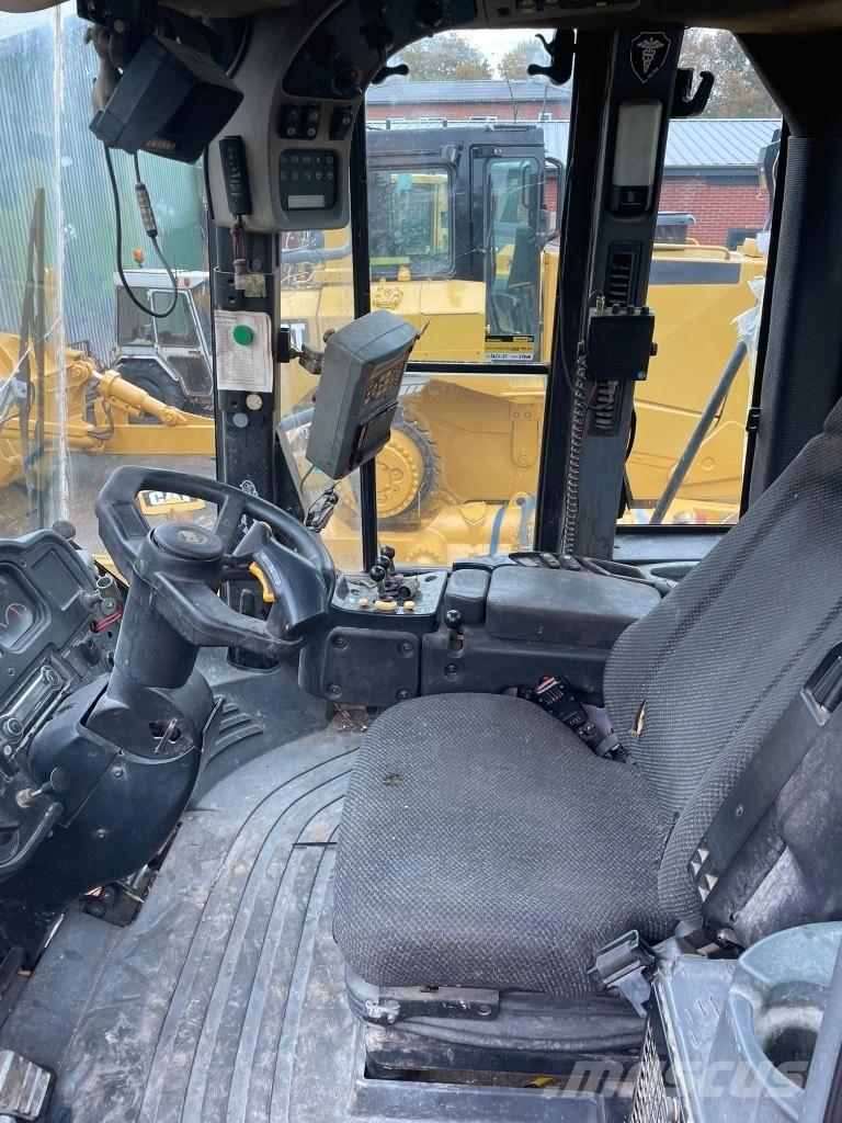 CAT 972H Iekrāvēji uz riteņiem