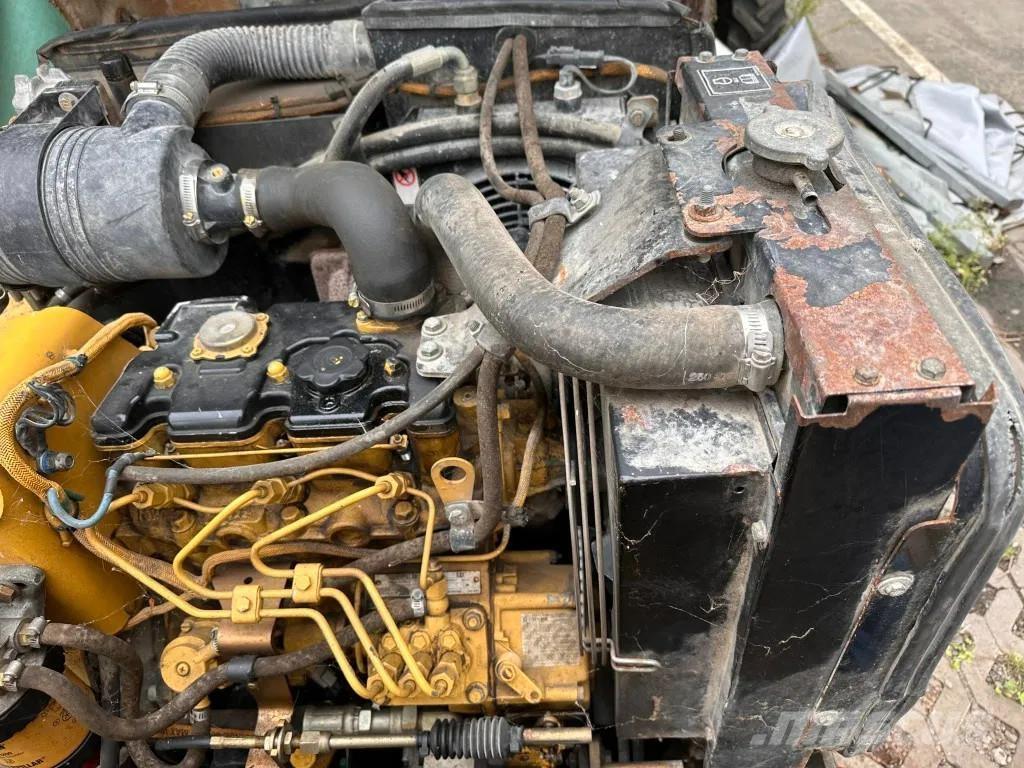 CAT CB-225E Citi veltņi