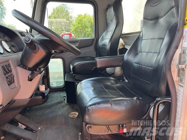 Peterbilt 337 Dzērienu piegāds kravas mašīnas