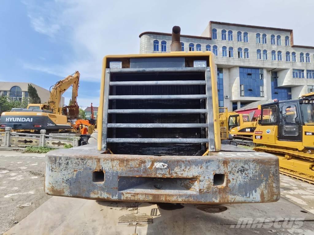 Komatsu WA 500 Iekrāvēji uz riteņiem