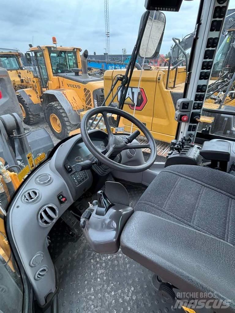 Volvo L90G Iekrāvēji uz riteņiem