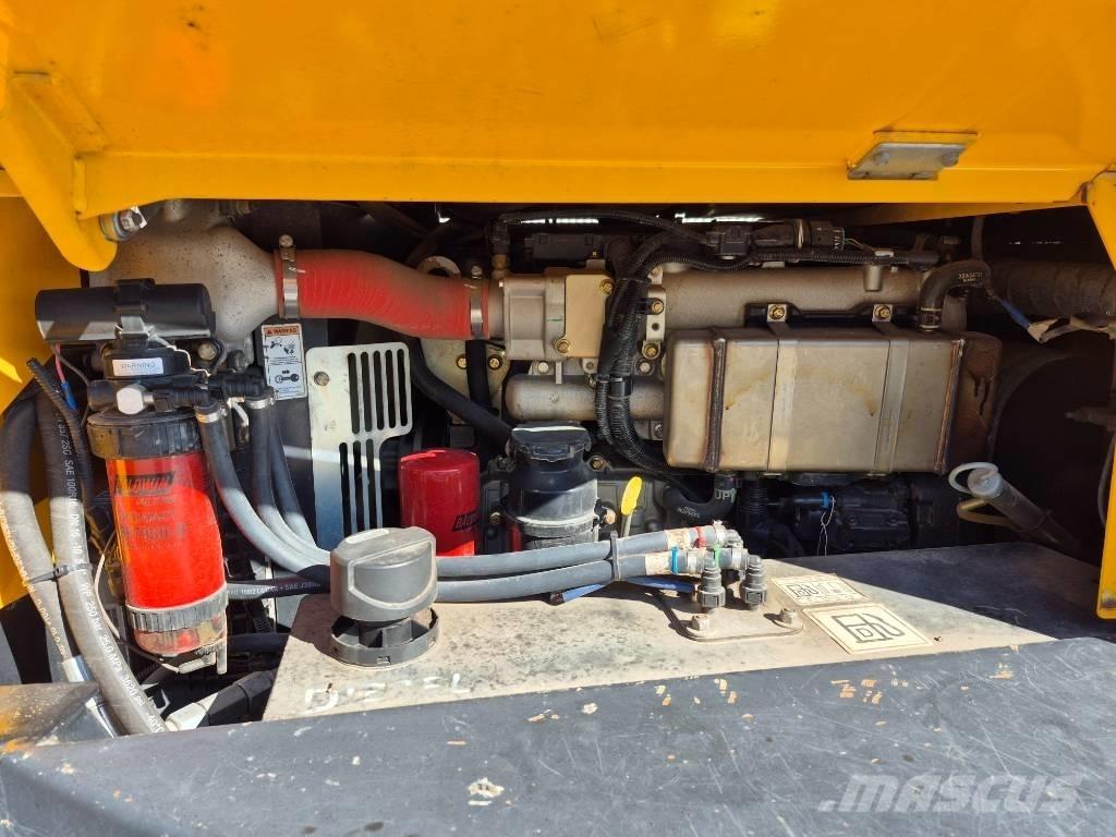 JCB 6 TST Mini pašizgāzēji