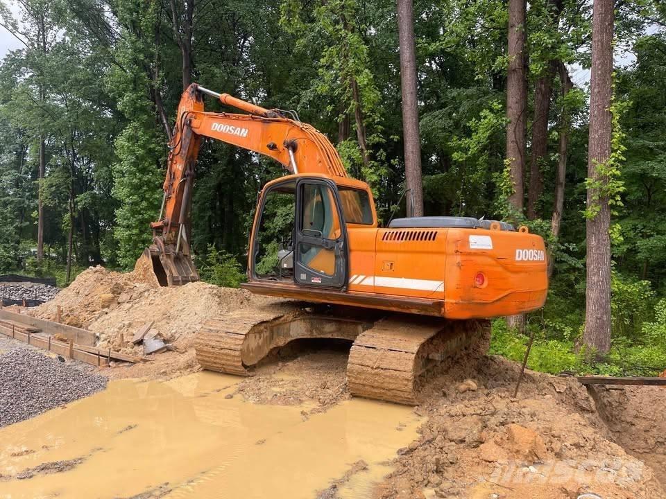 Doosan DX 255 LC Kāpurķēžu ekskavatori