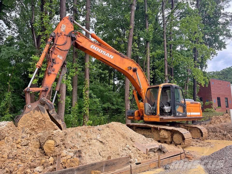 Doosan DX 255 LC Kāpurķēžu ekskavatori