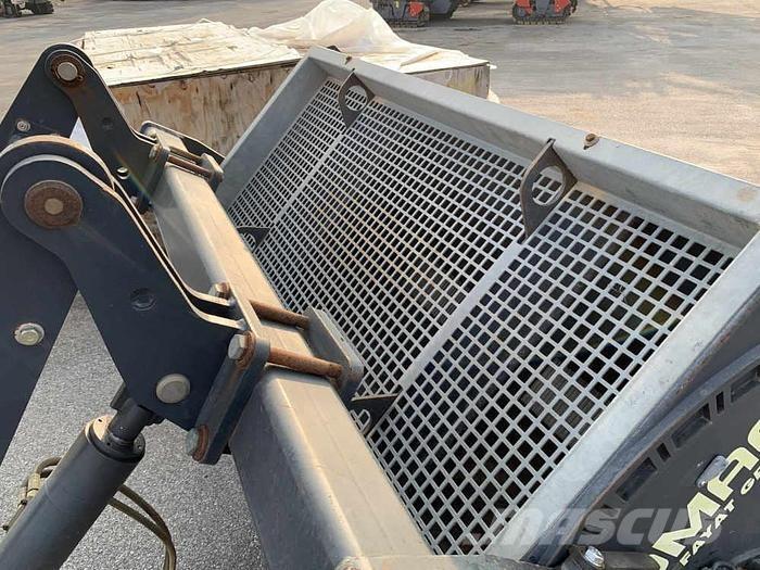 Bomag BS 180 Smilšu un sāls kaisītāji