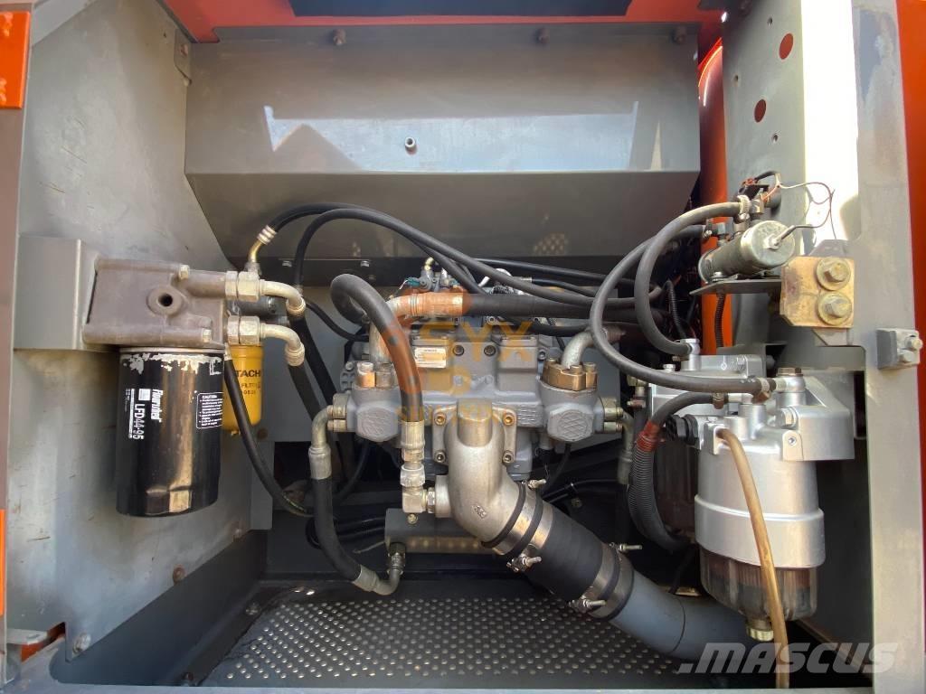 Hitachi ZX 240 Kāpurķēžu ekskavatori