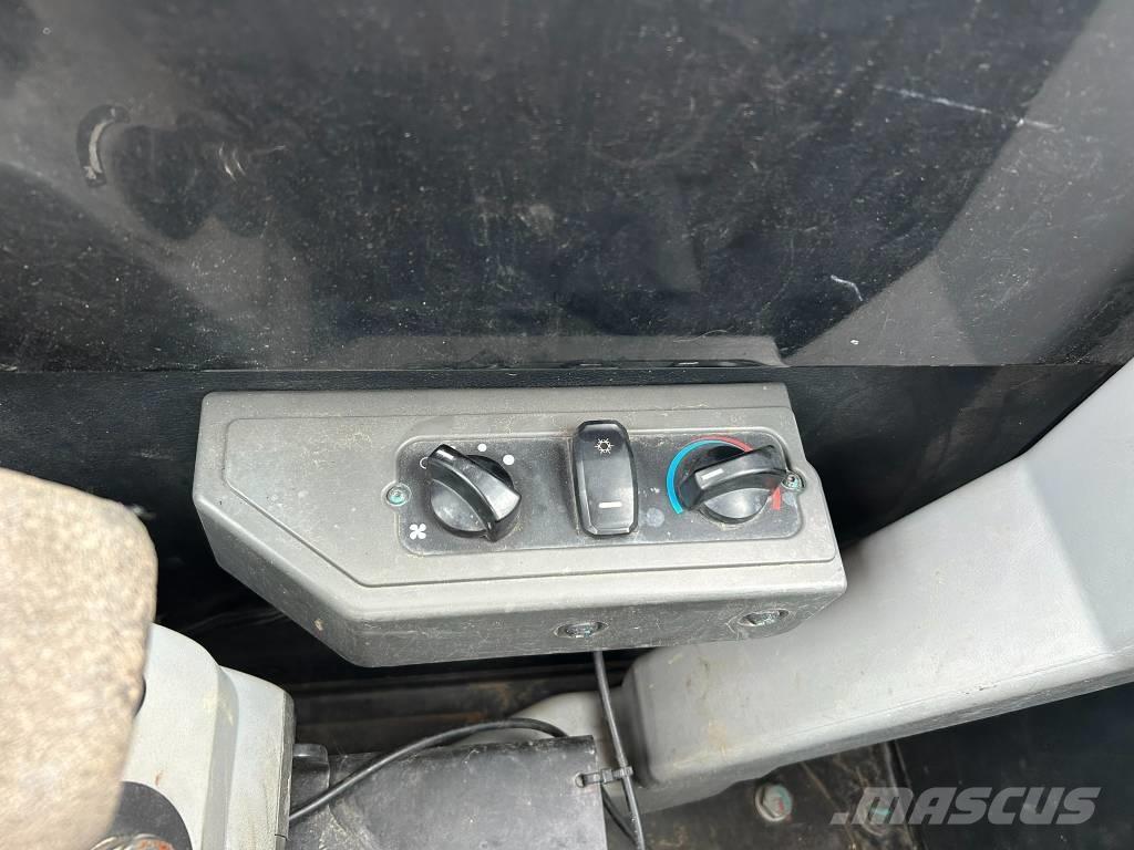 CAT 305.5 Kāpurķēžu ekskavatori