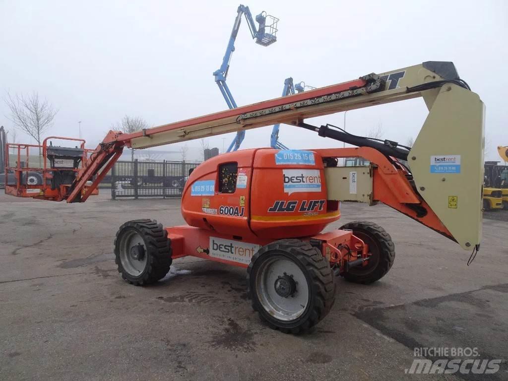 JLG 600AJ Strēles pacēlāji