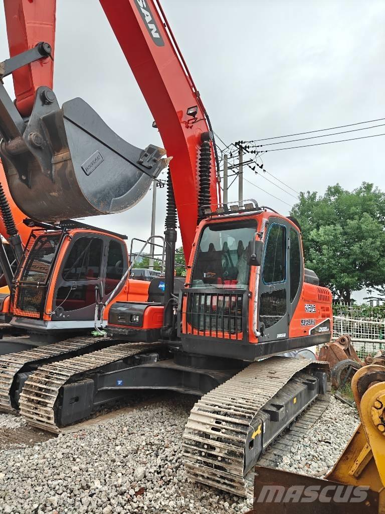 Doosan 225 LC-9C Kāpurķēžu ekskavatori