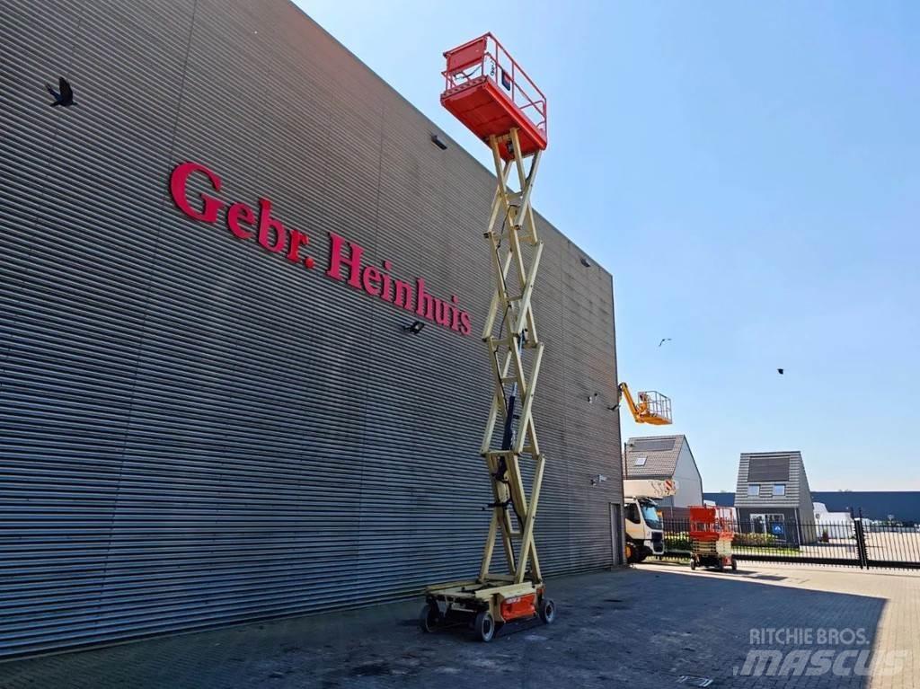 JLG 3246 ES Šķerveida pacēlāji