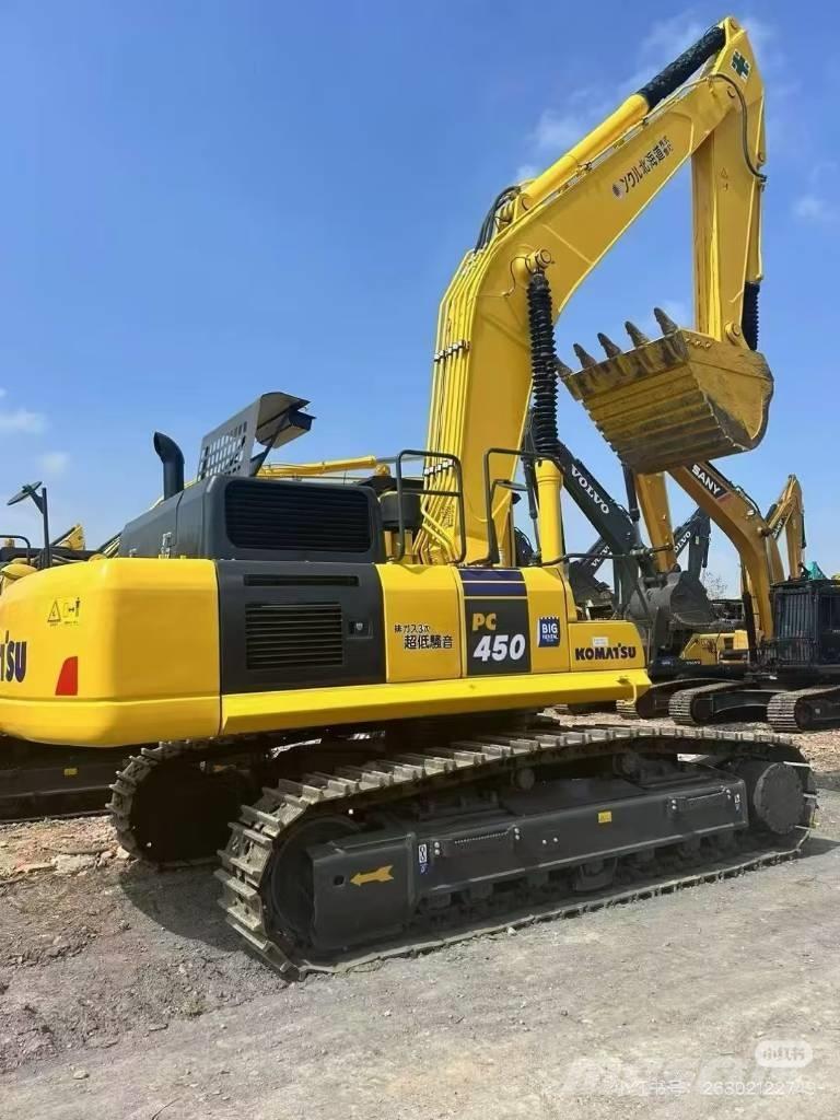 Komatsu 450 Kāpurķēžu ekskavatori