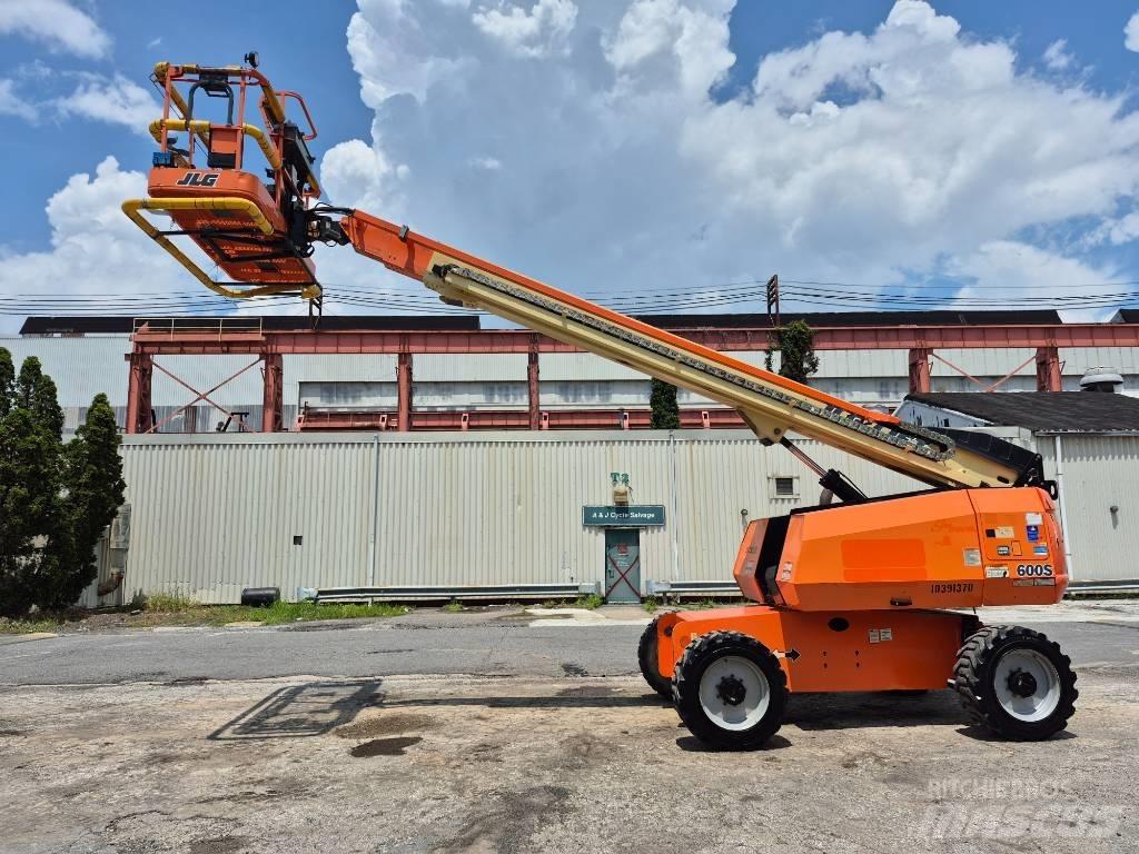JLG 800 S Strēles pacēlāji