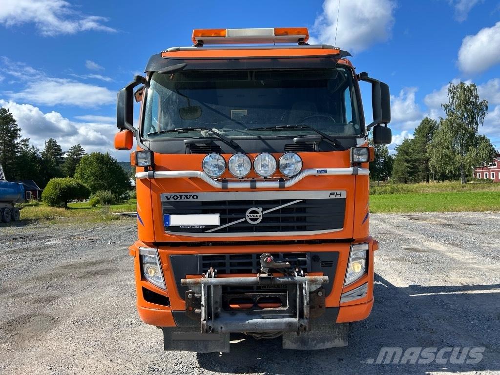 Volvo FH 500 Treileri ar āķi