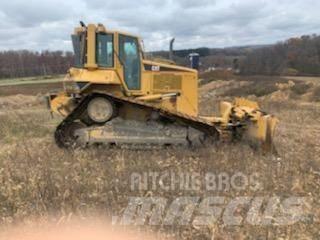 CAT D6N Kāpurķēžu buldozeri