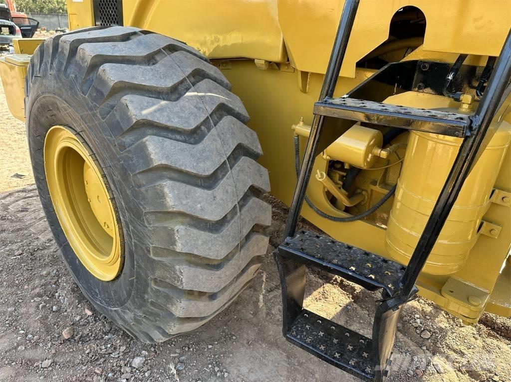 CAT 966 G Iekrāvēji uz riteņiem