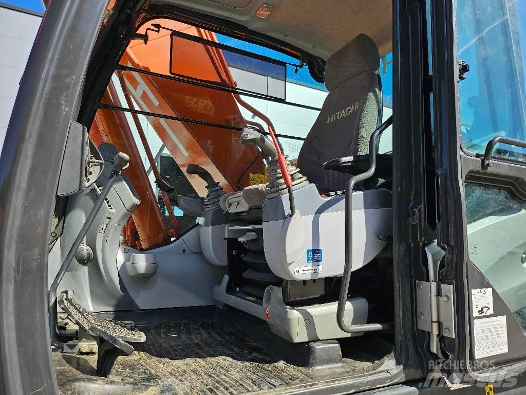 Hitachi ZX 210 LC-5 Kāpurķēžu ekskavatori