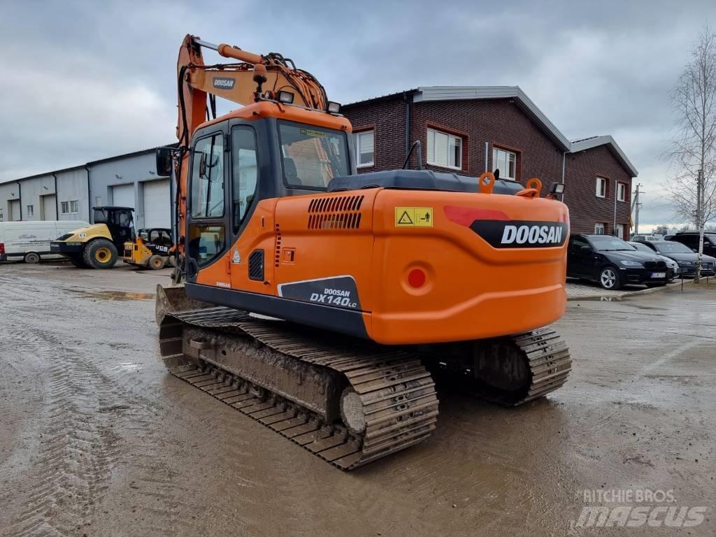 Doosan DX 140 LC Kāpurķēžu ekskavatori