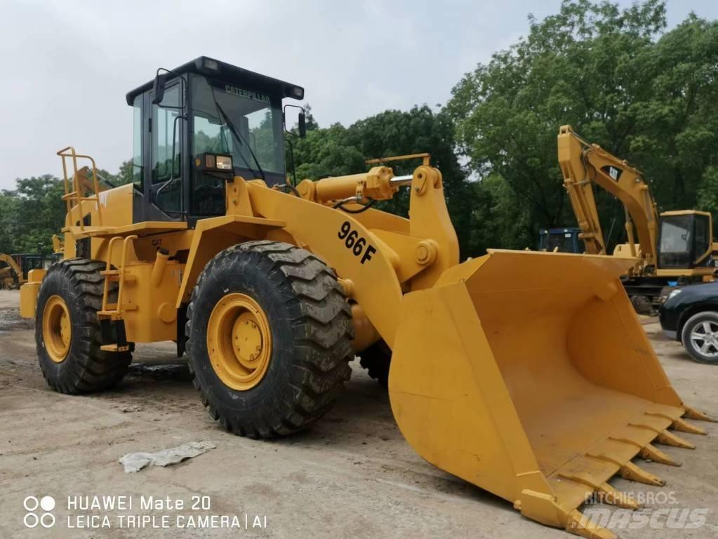 CAT 966 F Iekrāvēji uz riteņiem