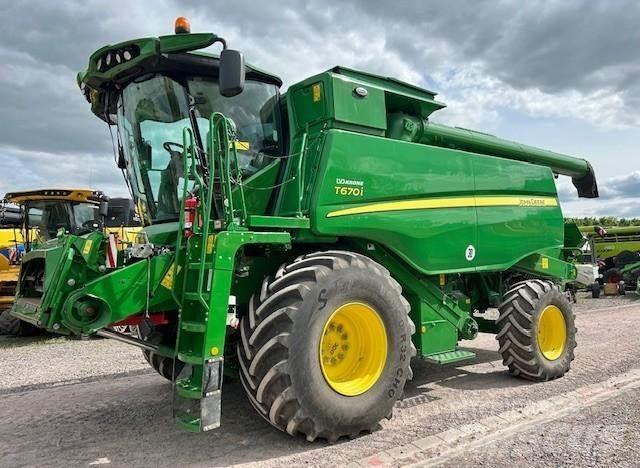 John Deere T 670 Ražas novākšanas kombaini