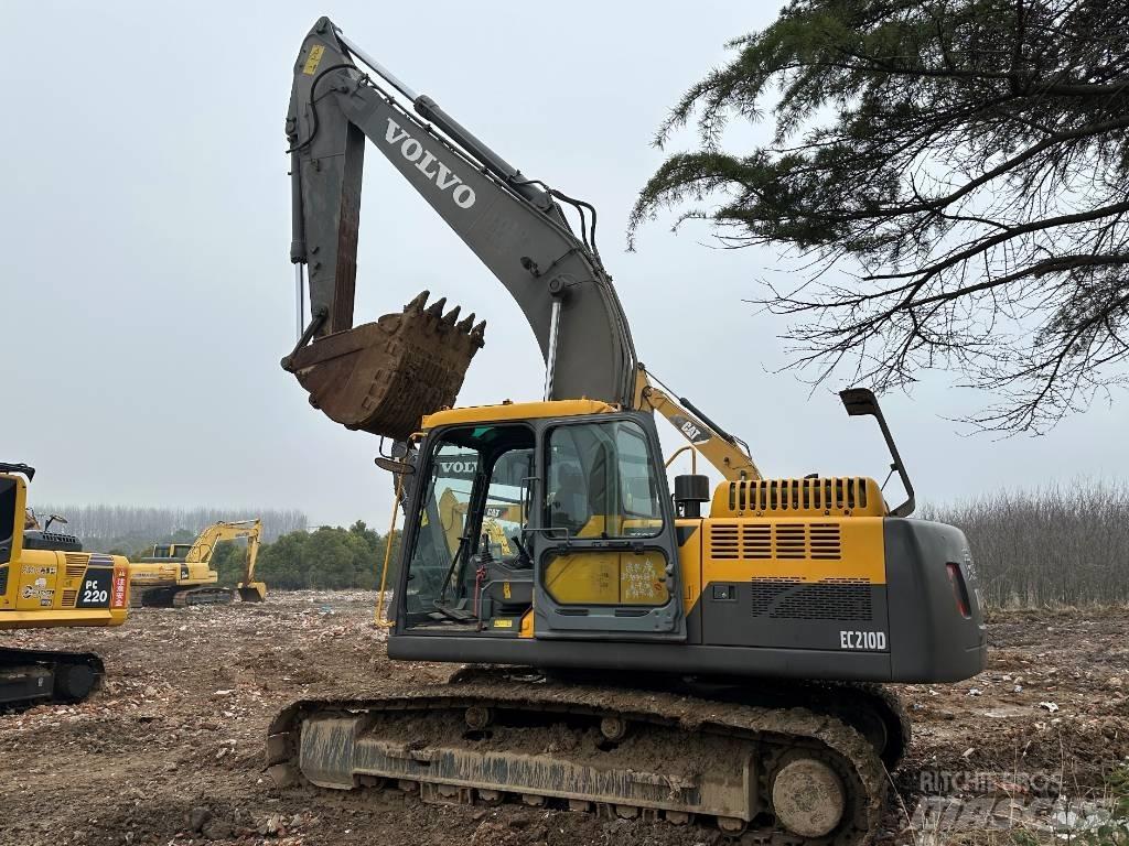 Volvo EC210D Kāpurķēžu ekskavatori