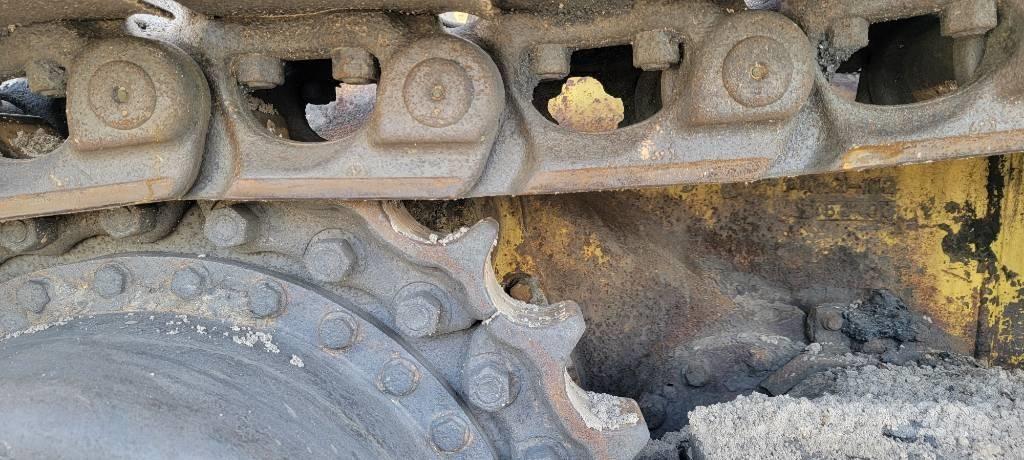 Komatsu D 65 EX 12 Kāpurķēžu buldozeri
