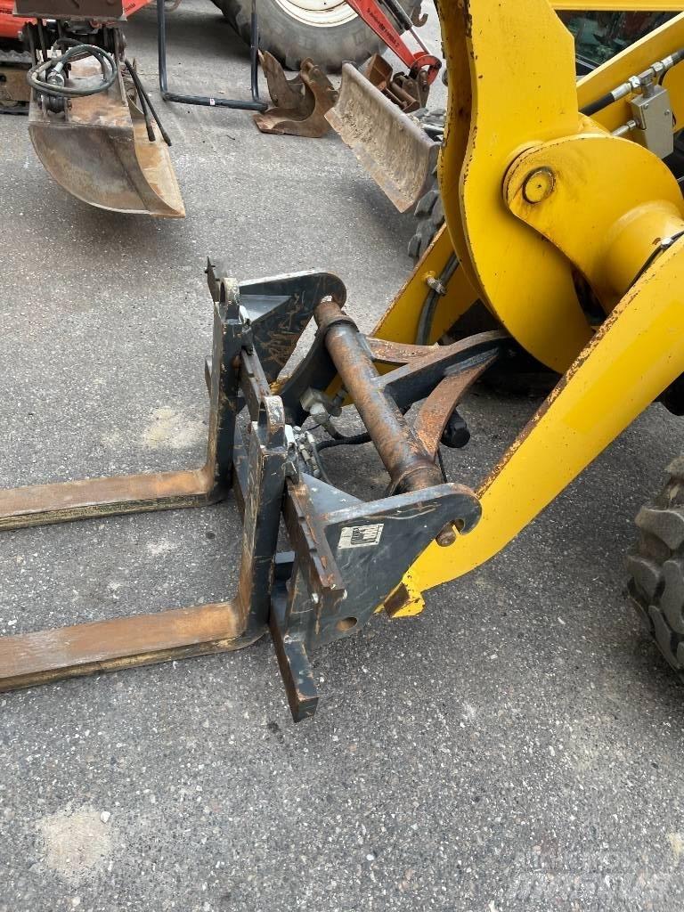 Komatsu WA 70 Iekrāvēji uz riteņiem