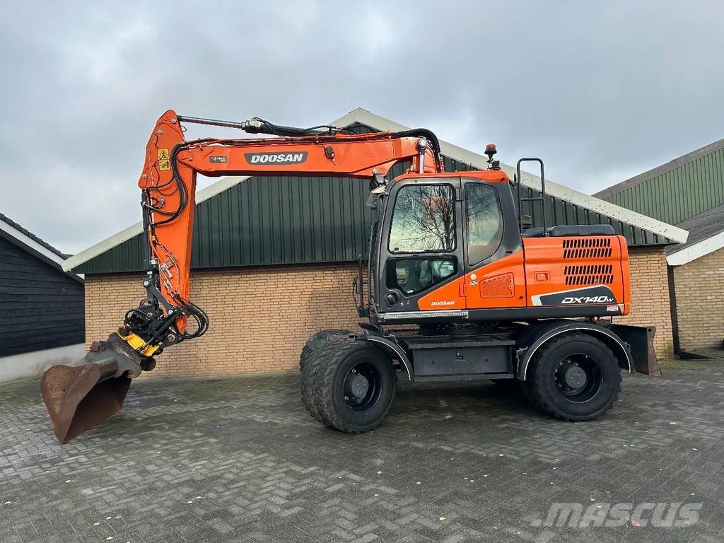 Doosan DX140W-5 Ekskavatori uz riteņiem