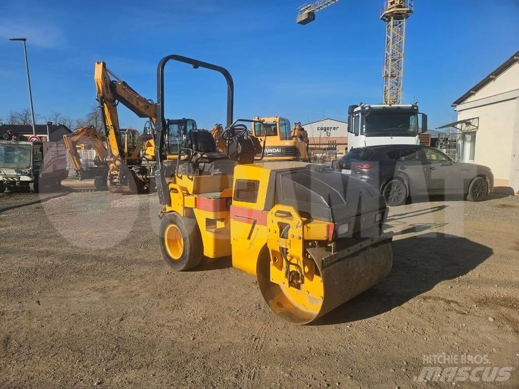 Dynapac CC 900 Divvalču grunts veltņi